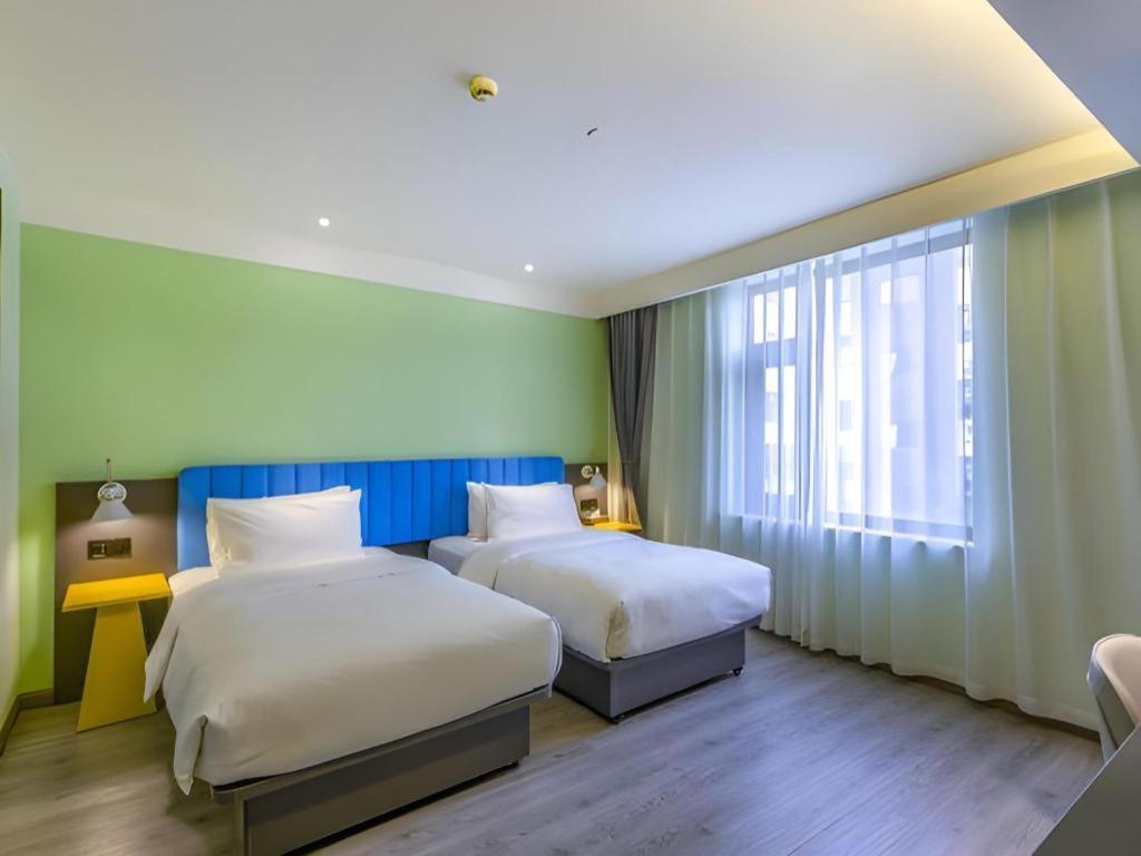Ibis Styles Capital Airport 2*