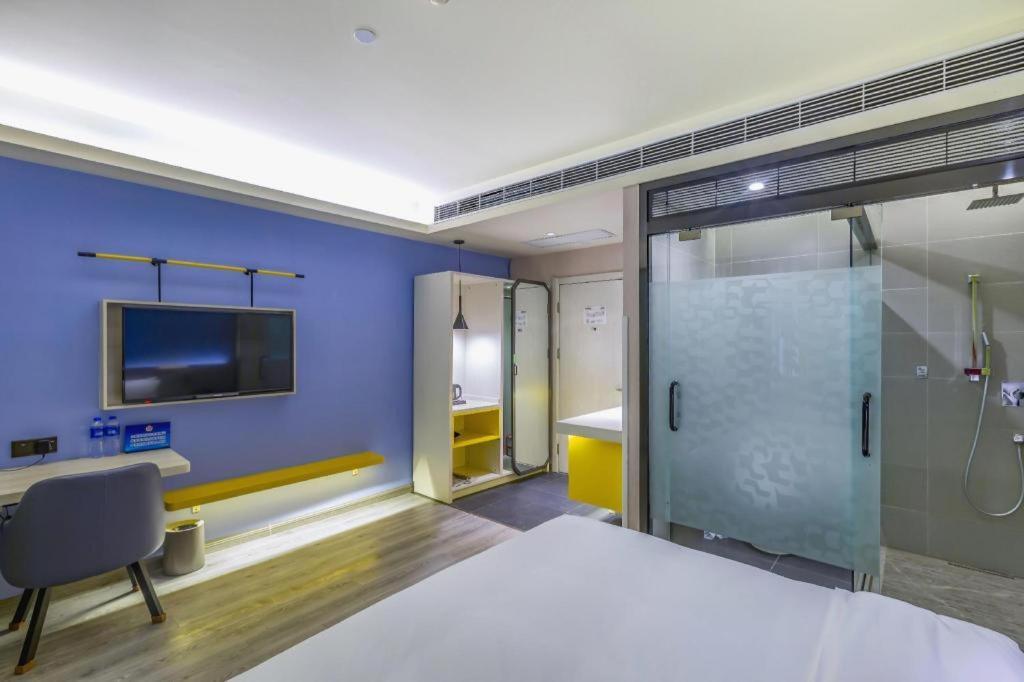 Ibis Styles Capital Airport 2*