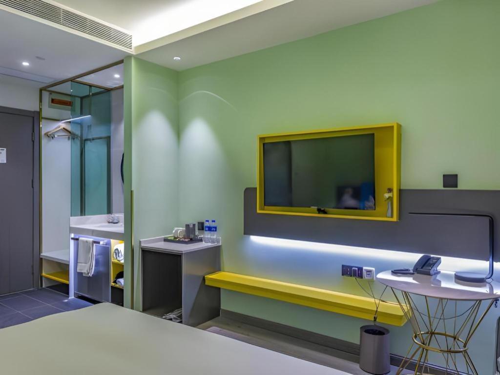 Hotel Ibis Styles Capital Airport 2*