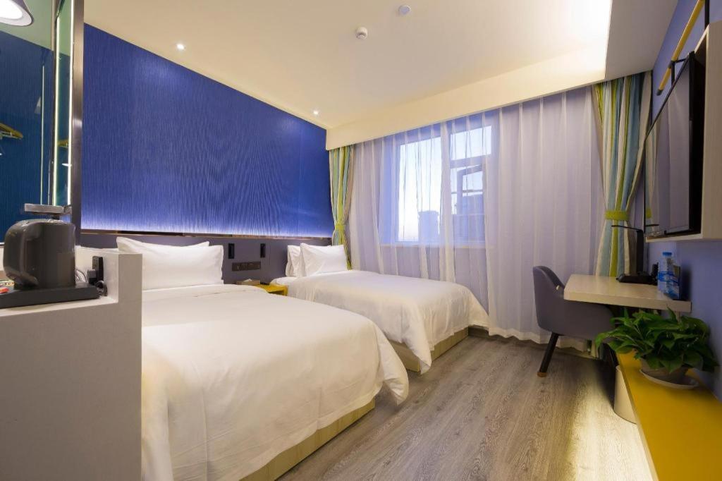 Hotel Ibis Styles Capital Airport 2*