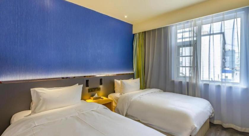 Hotel Ibis Styles Capital Airport 2*