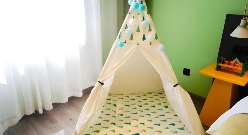 Hotel Ibis Styles Capital Airport 2*
