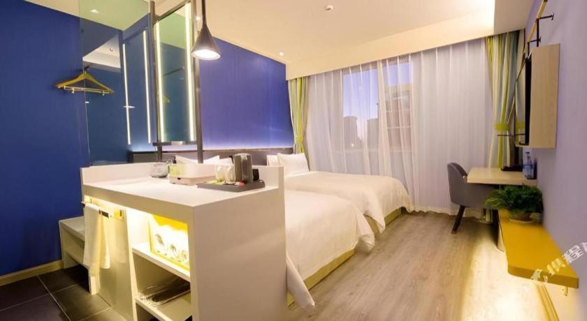 Ibis Styles Capital Airport 2*
