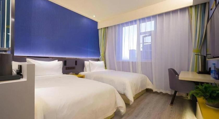 Ibis Styles Capital Airport 2*