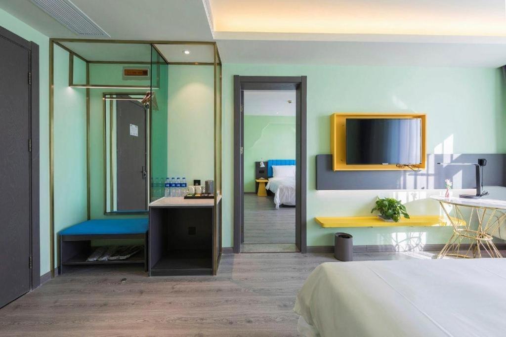 Ibis Styles Capital Airport 2*